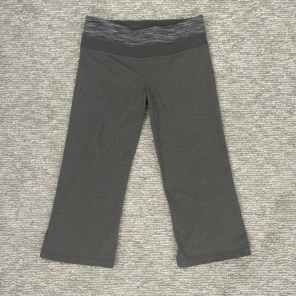 Lululemon Groove Crop in Heathered Wren/Wren Space Dye/Wren